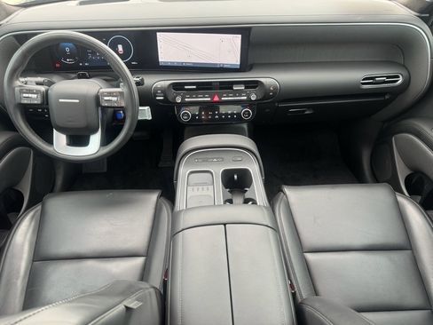 Used 2026 Hyundai Palisade Calligraphy FWD image 2