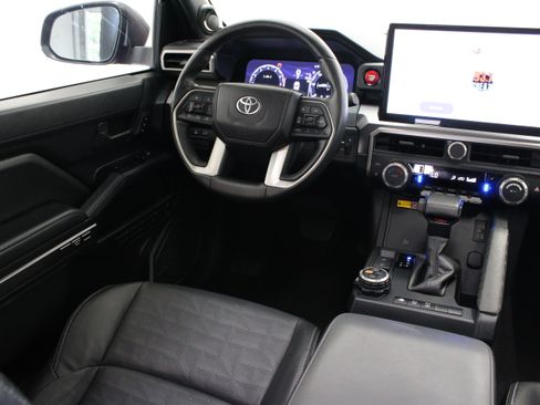 Used 2025 Toyota 4Runner TRD Off-Road Premium w/ Tow Technology Package AWD/4WD image 32