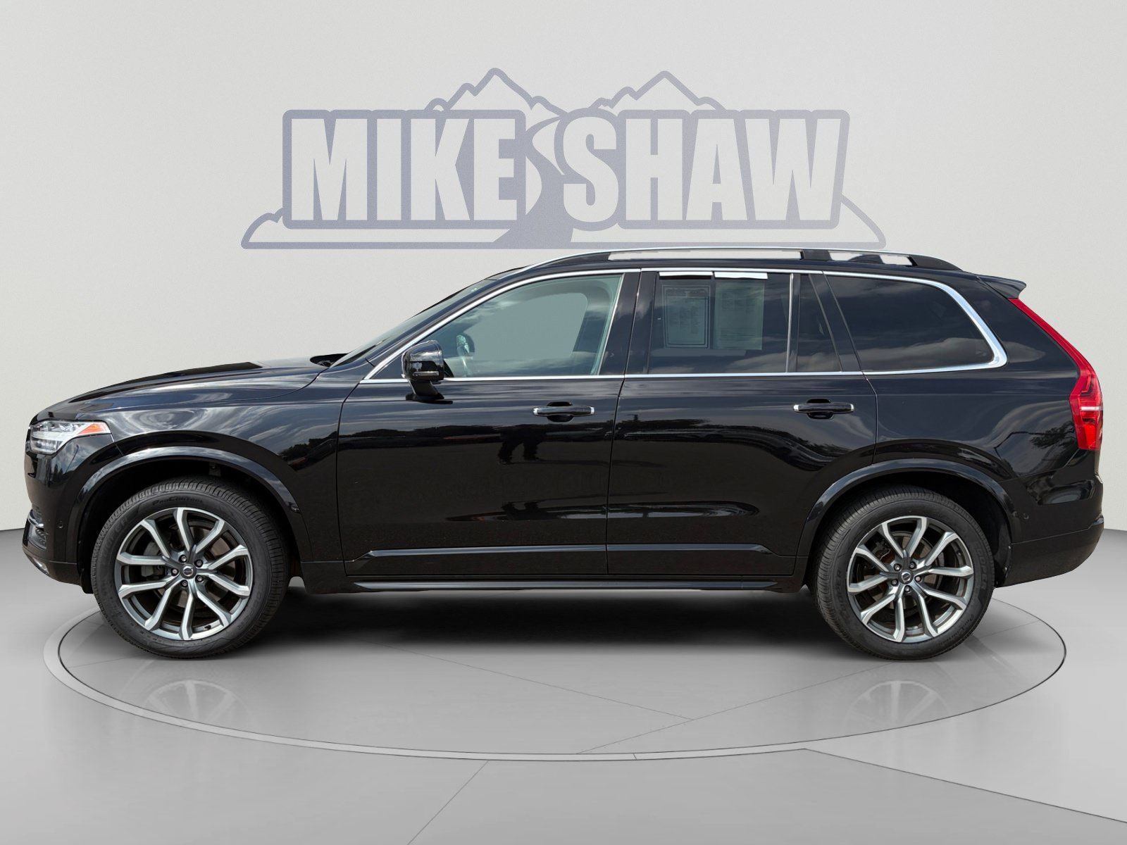 Used 2017 Volvo XC90 T6 Momentum w/ Vision Package AWD/4WD image 2