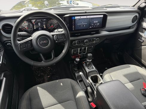 Used 2025 Jeep Wrangler Unlimited Sport AWD/4WD image 15