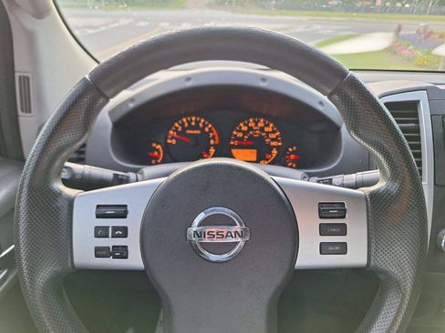 Used 2014 Nissan Frontier SV RWD image 19