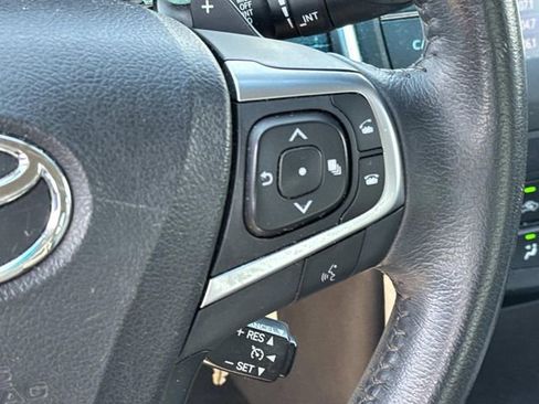 Used 2016 Toyota Camry SE image 29