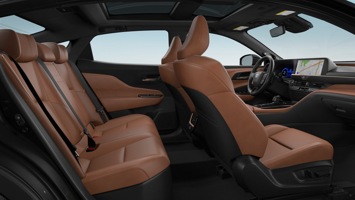 New 2027 Toyota Crown Platinum AWD/4WD image 2