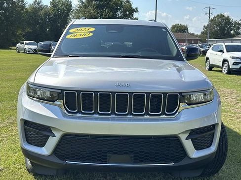 New 2025 Jeep Grand Cherokee Laredo X w/ Luxury Tech Group I image 3