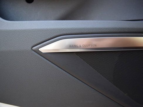 Used 2019 Audi e-tron Prestige w/ Prestige Package AWD/4WD image 72