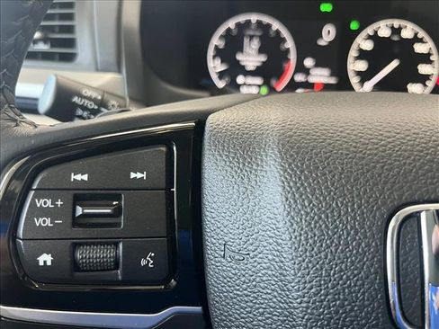Used 2025 Honda Odyssey Touring image 19