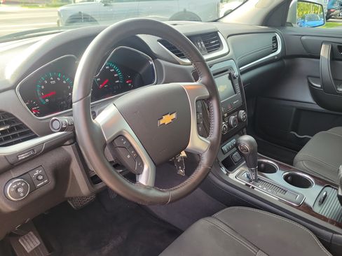 Used 2017 Chevrolet Traverse LT FWD image 21