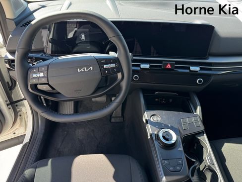 New 2026 Kia Sportage LX image 13