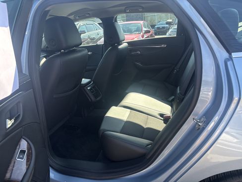Used 2015 Chevrolet Impala LT image 10