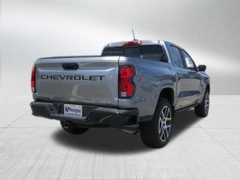 Used 2024 Chevrolet Colorado Z71 w/ Z71 Convenience Package 2 AWD/4WD image 3