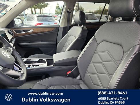 Certified 2024 Volkswagen Atlas SE image 17