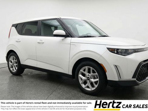 Used 2025 Kia Soul LX w/ LX Technology Package FWD image 1