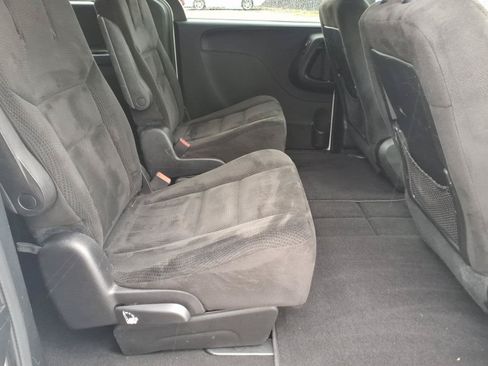 Used 2016 Dodge Grand Caravan SE FWD image 26