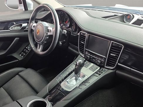 Used 2016 Porsche Panamera 4 image 15