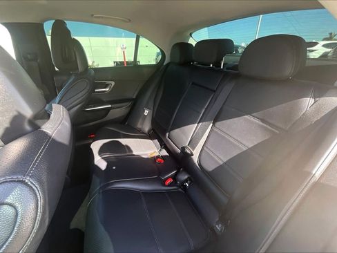 Used 2022 Mercedes-Benz C 300 Sedan image 23