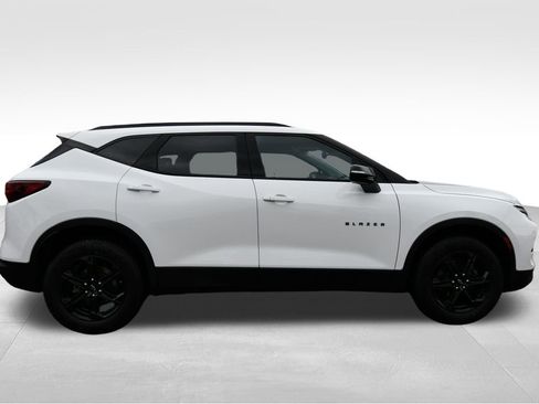 Used 2024 Chevrolet Blazer RS w/ Driver Confidence II Package FWD image 9