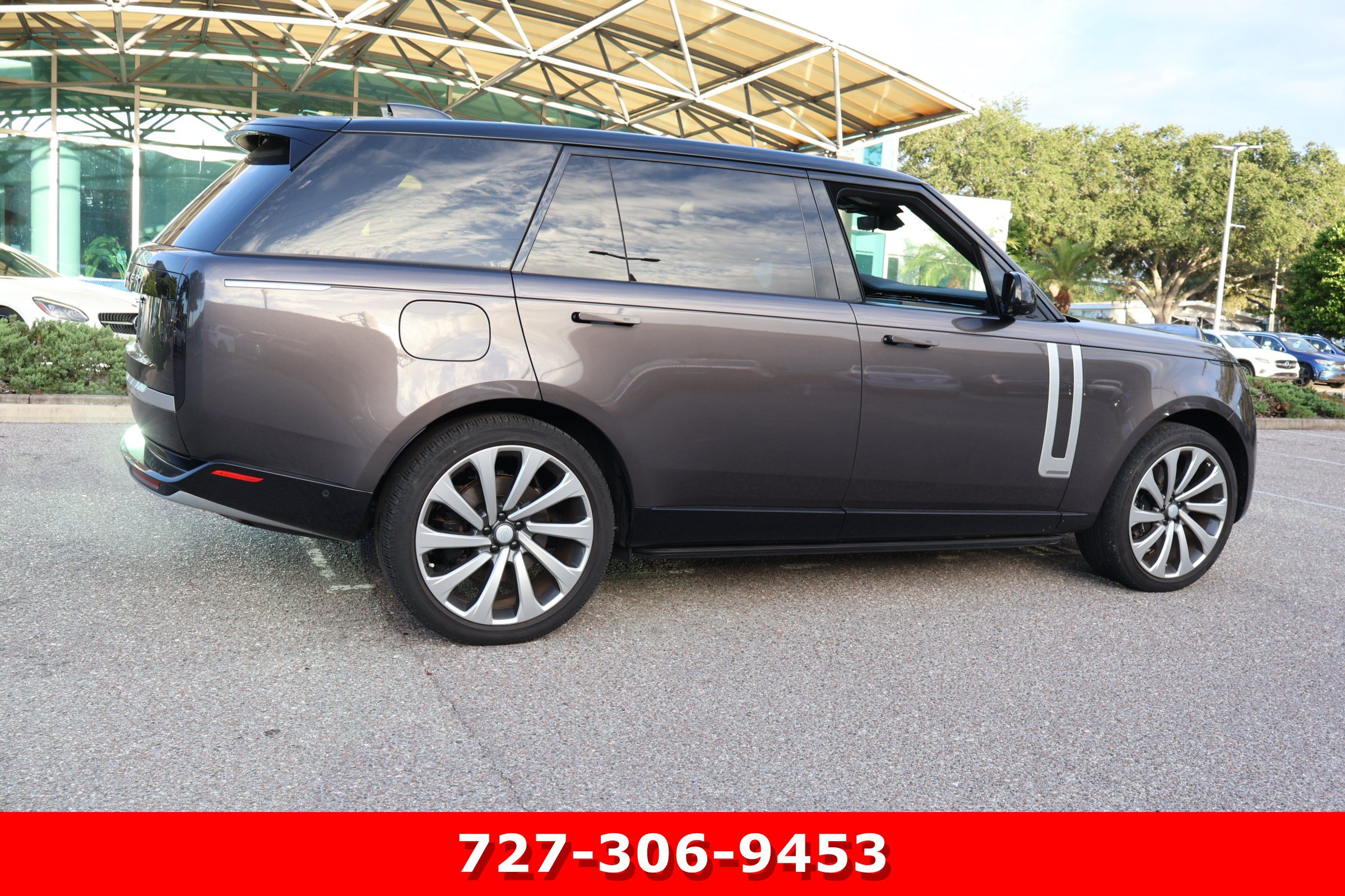 Used 2025 Land Rover Range Rover Long Wheelbase Autobiography AWD/4WD image 8