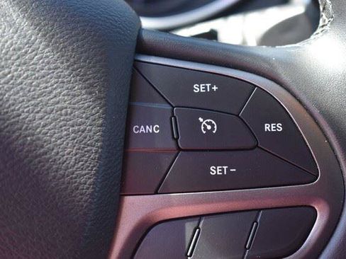 Used 2019 Jeep Cherokee Limited FWD image 29