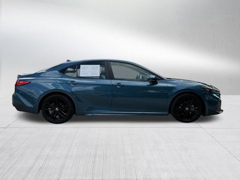Used 2025 Toyota Camry SE FWD image 4