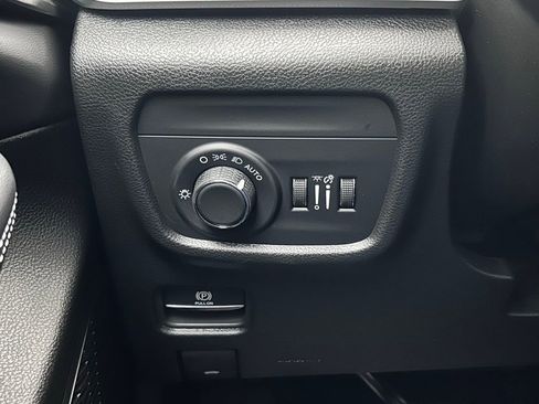 New 2025 Jeep Grand Cherokee Laredo w/ Trailer Tow Package image 25