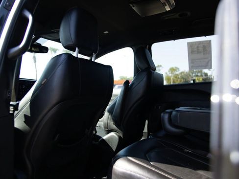 Used 2019 Chrysler Pacifica Touring-L w/ Advanced Safetytec Group FWD image 22