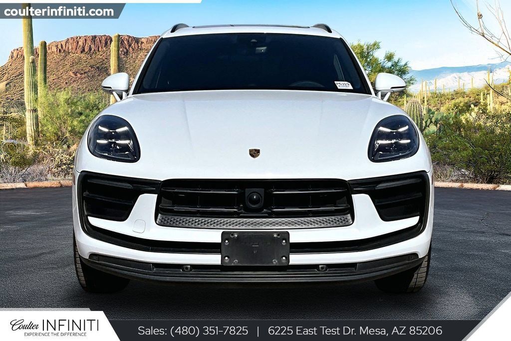 Used 2024 Porsche Macan AWD/4WD image 3