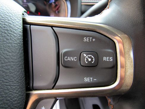 Used 2024 RAM 2500 Limited image 16