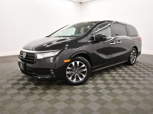 Certified 2024 Honda Odyssey EX-L image 2