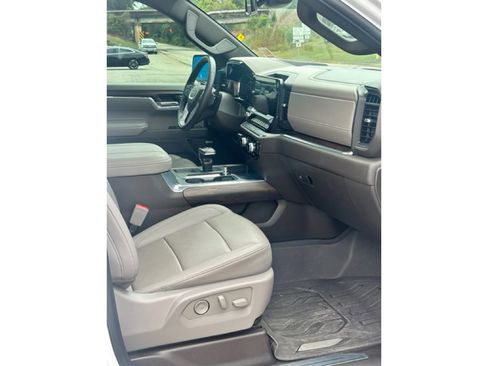 Used 2024 GMC Sierra 1500 SLT w/ SLT Premium Plus Package image 18