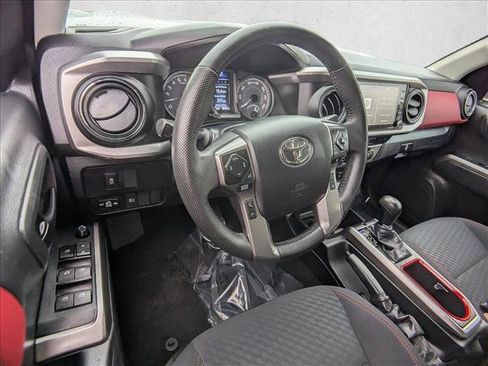 Used 2022 Toyota Tacoma SR5 AWD/4WD image 10
