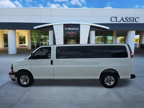 Used 2025 GMC Savana 3500 LT w/ LT Preferred Equipment Group RWD image 5