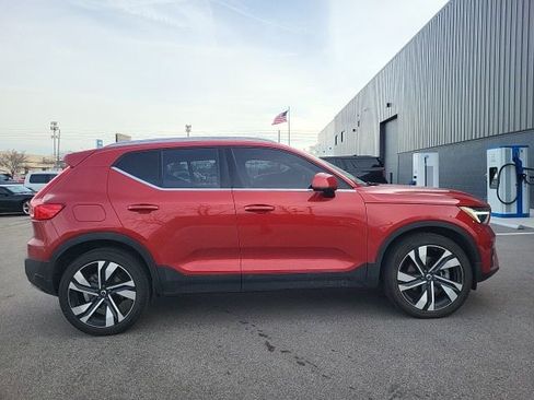 Used 2023 Volvo XC40 B5 Ultimate w/ Climate Package image 2