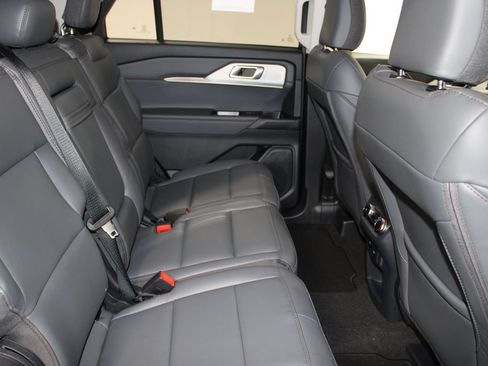 New 2026 Ford Explorer Active w/ Active Comfort Package RWD image 31