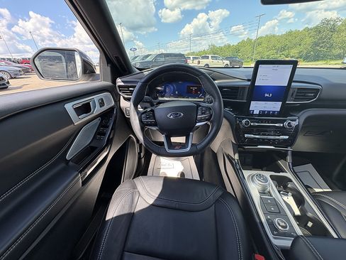 Used 2024 Ford Explorer ST w/ Equipment Group 401A AWD/4WD image 24