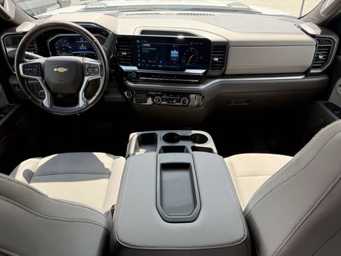 Used 2024 Chevrolet Silverado 2500 LT AWD/4WD image 13