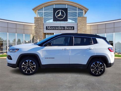 Used 2022 Jeep Compass Limited image 2