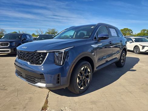 New 2026 Kia Sorento S image 4