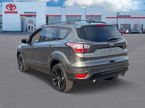 Used 2018 Ford Escape SE w/ SE Sport Appearance Package image 5