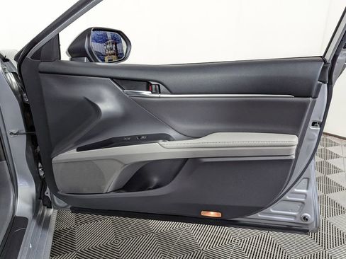 Used 2019 Toyota Camry XLE w/ Navigation Package image 34