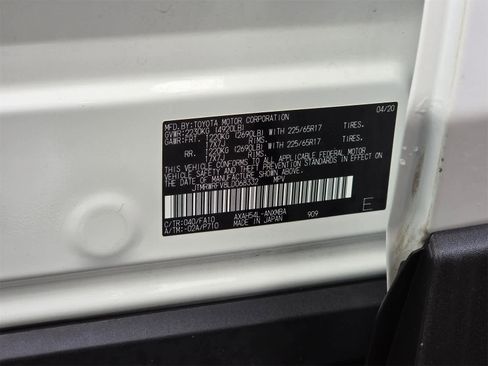 Used 2020 Toyota RAV4 XLE image 30