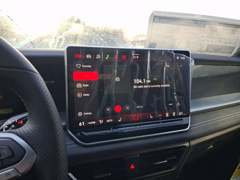 New 2026 Volkswagen Tiguan SE R-Line FWD image 9
