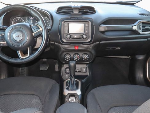 Used 2017 Jeep Renegade Latitude image 10