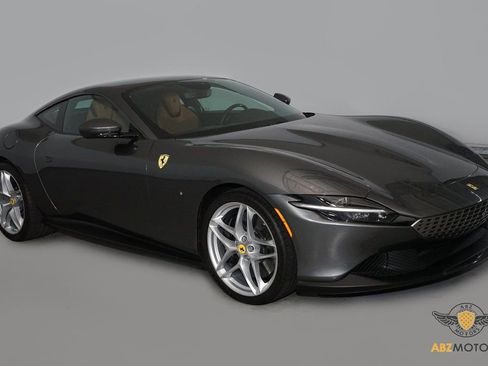 Used 2021 Ferrari Roma image 2