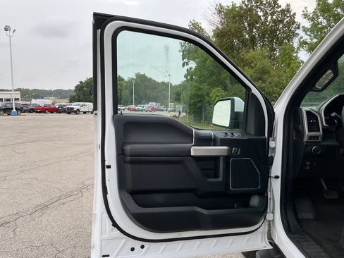 Used 2019 Ford F150 Lariat w/ Equipment Group 502A Luxury AWD/4WD image 14