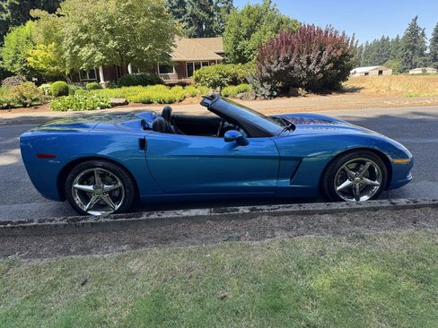 Used 2011 Chevrolet Corvette Convertible w/ Preferred Equipment Group RWD image 7