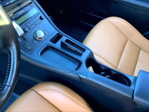 Used 2016 Lexus CT 200h image 16