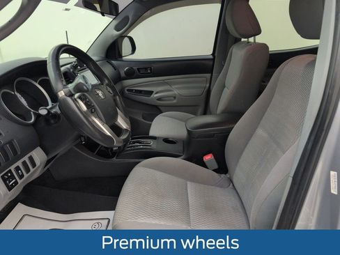 Used 2015 Toyota Tacoma PreRunner image 5