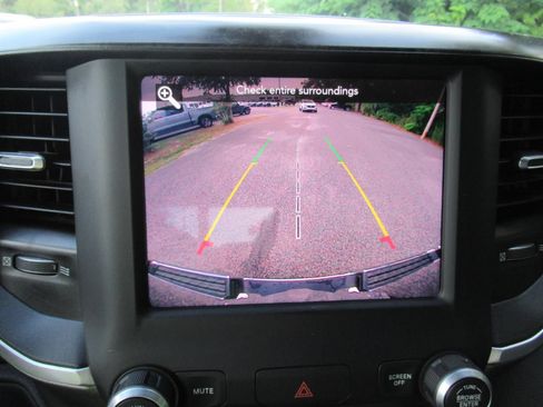 Used 2021 RAM 1500 Big Horn RWD image 30