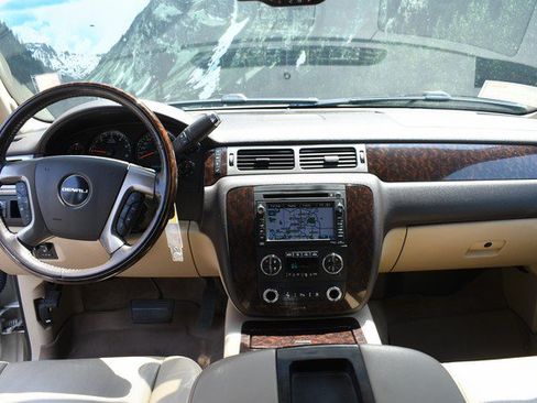 Used 2011 GMC Yukon XL Denali AWD/4WD image 18