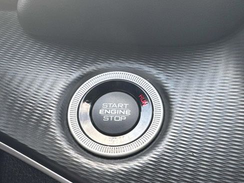 Used 2023 Jeep Grand Cherokee L Laredo image 37